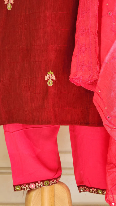 Thread Embroidered Women Kura Set