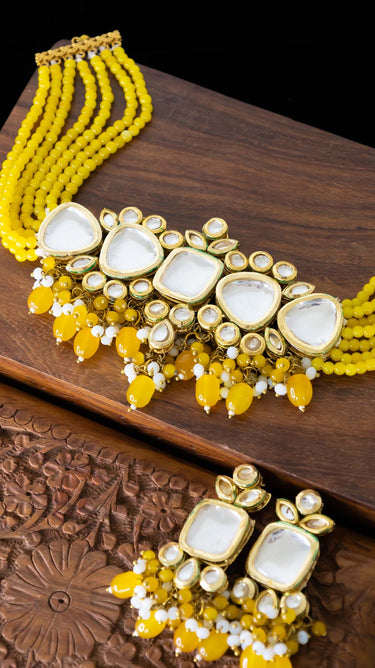 Tanvi Kundan Choker in Yellow with Earrings