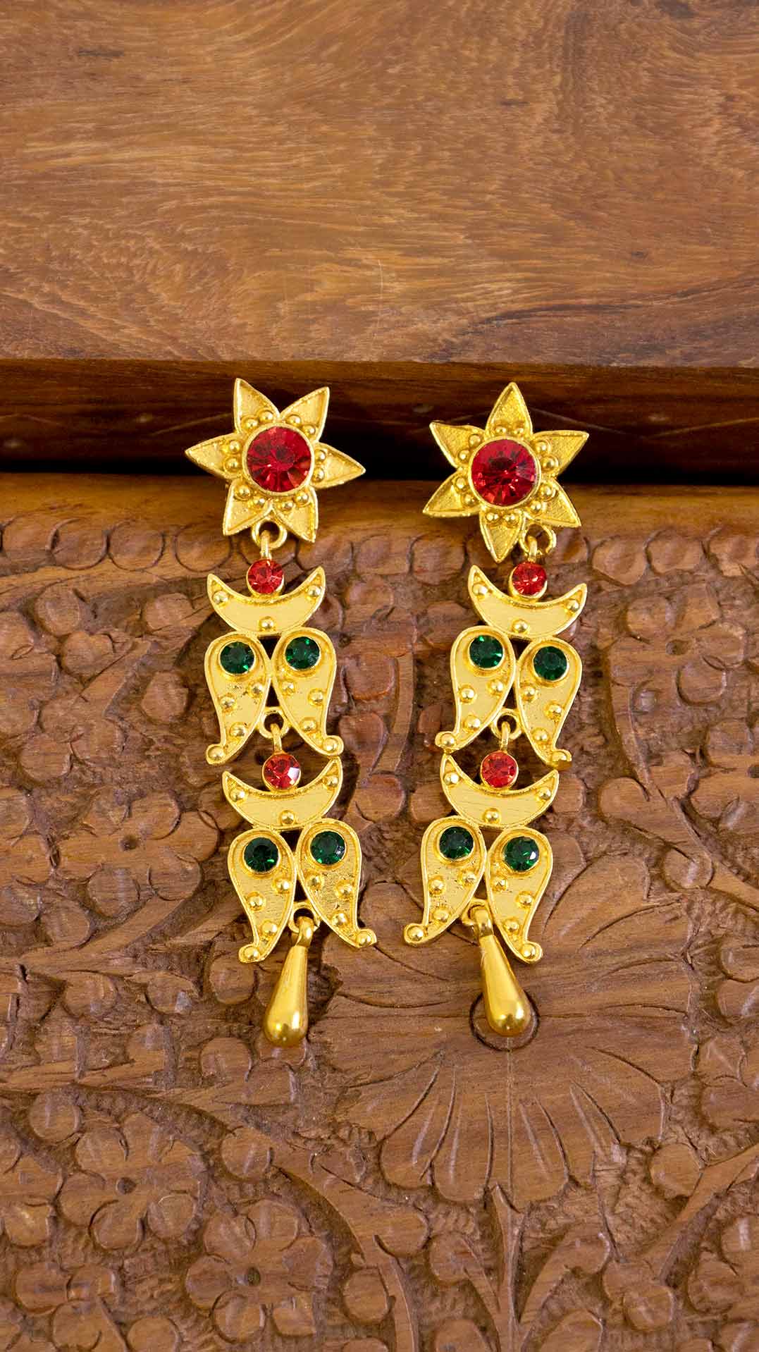 Yarling Gold Imitation Yarling Earrings – House of Nepal