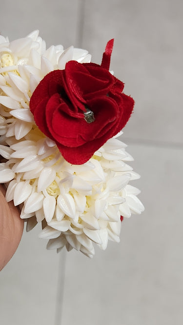 Red Flower Gajra