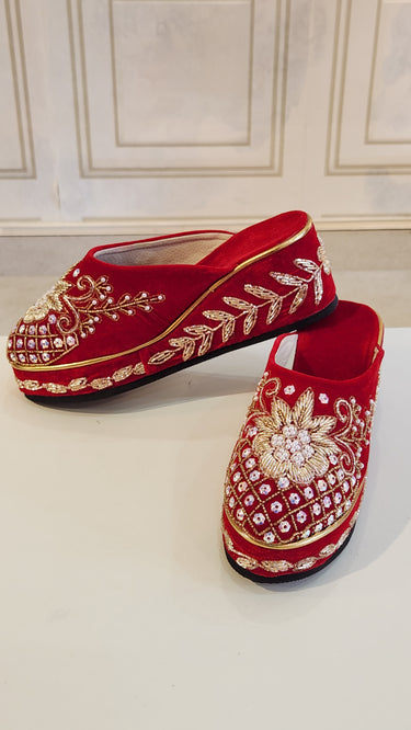 Bridal Hand Embroidered Velvet Jutti Laligurans
