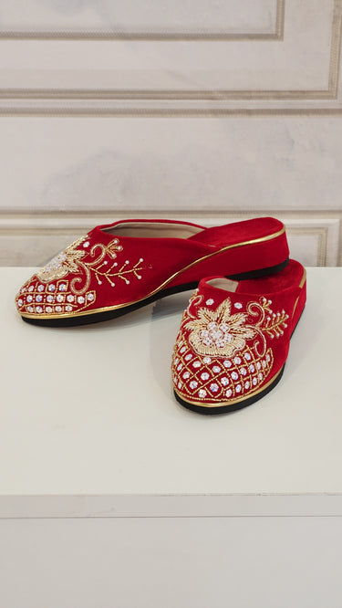 Bridal Hand Embroidered Velvet Jutti Laligurans