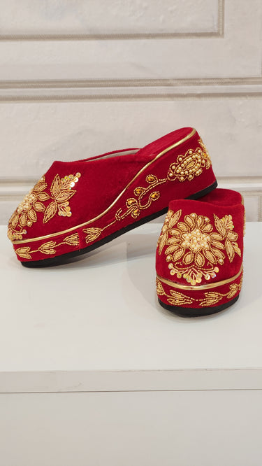 Bridal Hand Embroidered Velvet Jutti wisteria