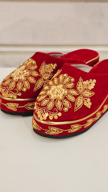 Bridal Hand Embroidered Velvet Jutti wisteria