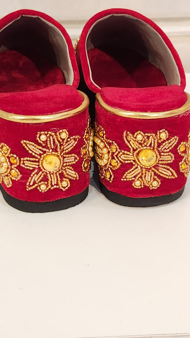 Bridal Hand Embroidered Velvet Jutti Peony
