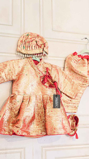 Taas Pasni Set with Pearlwork Topi and Jutti