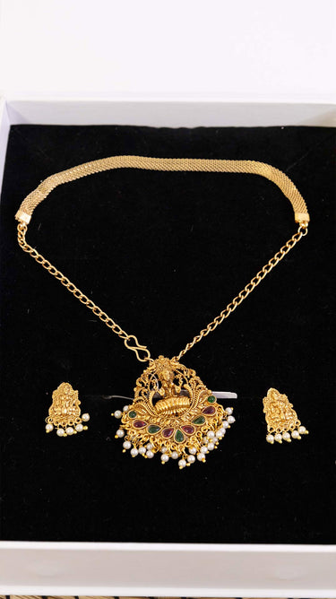 Choker Temple Necklace with Earrings Swarna