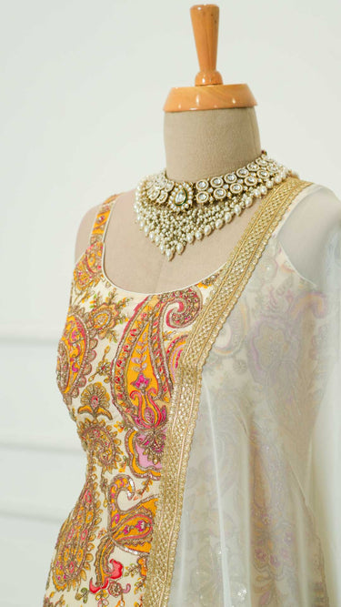 Paisley Sleeveless Sarara Suit in White and Hot Pink
