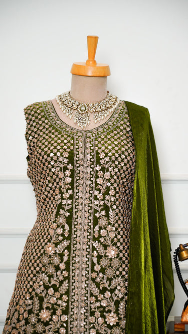 Handembroidered Sarara Suit Kiara