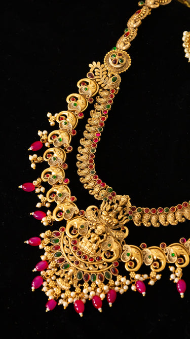 Brass Pink Pearl Temple Jewellery Haar with Earrings Swara
