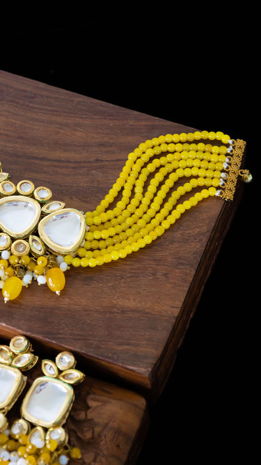 Tanvi Kundan Choker in Yellow with Earrings
