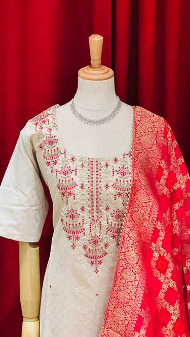 Cream Women Kurta Set Poteywork
