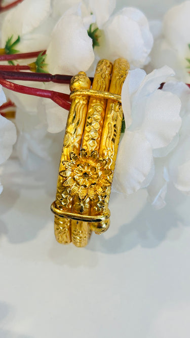 Gold Imitation Stylish Flower Bangle