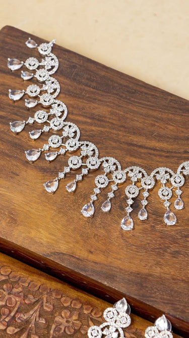 White American Diamond Locket And Earring Smara