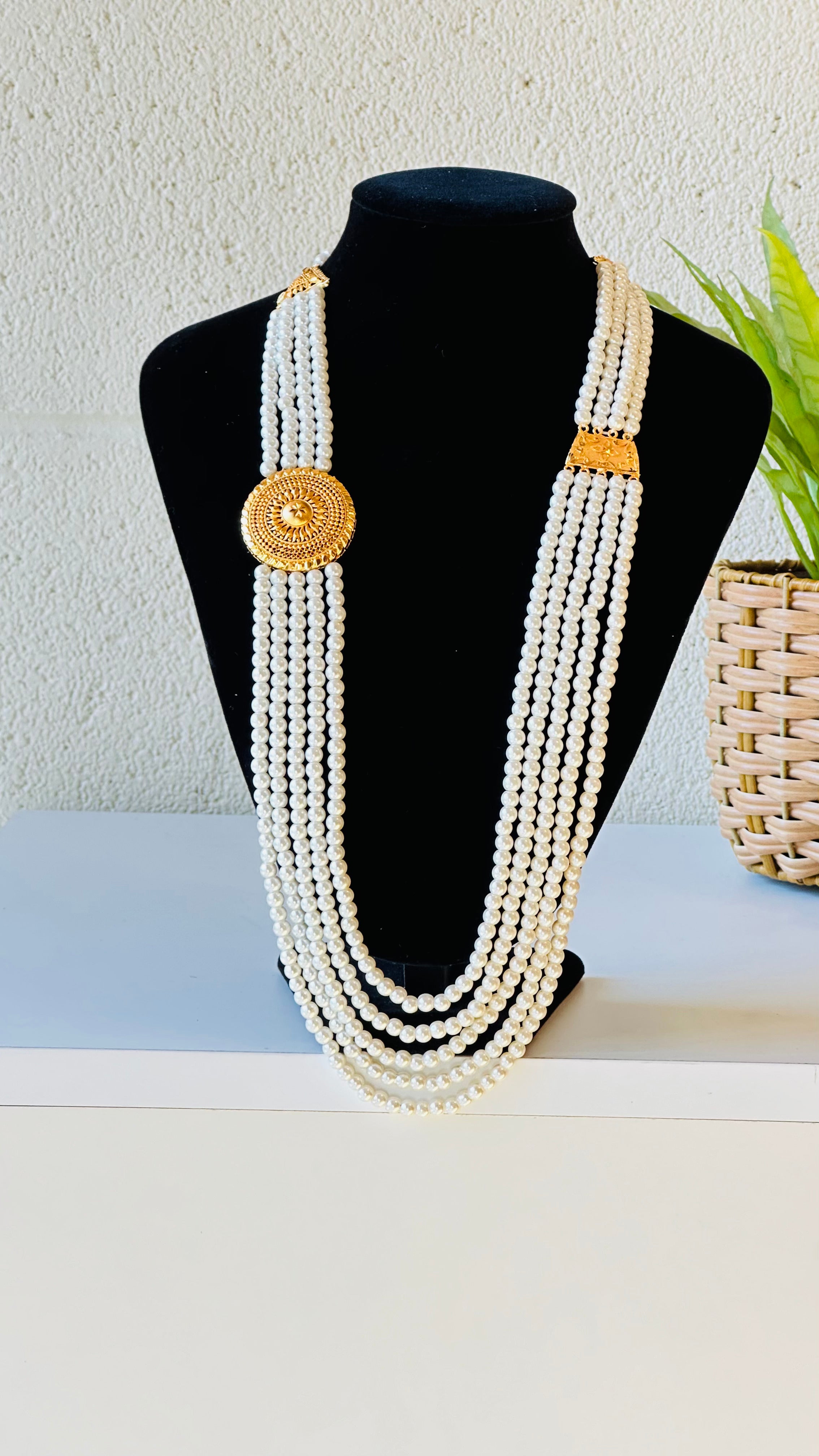 White Pearl Gold Plated Necklace Chandra Haar Amaryllis