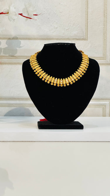 Gold Imitation Necklace Azalea
