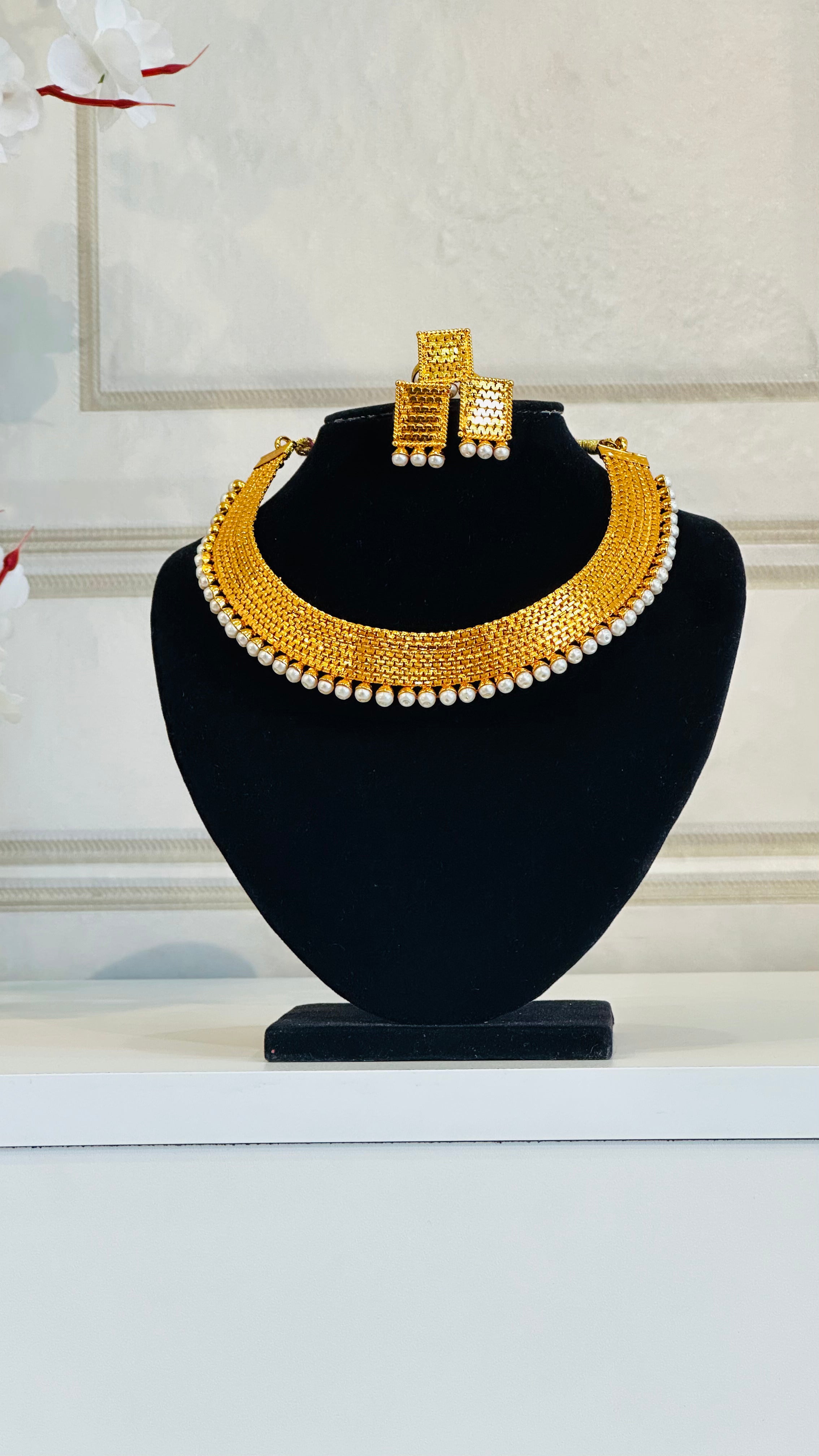 Gold Imitation Necklace Clover